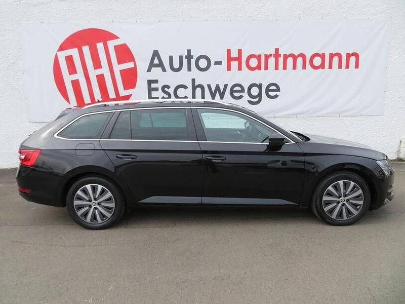Gebraucht Skoda Superb Ambition 200 PS (147 kW) 2022 Schwarzmagicperleffe (metallic) Kombi