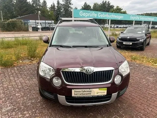 Gebraucht Skoda Yeti Plus Edition 105 PS (77 kW) 2011 Rot SUV