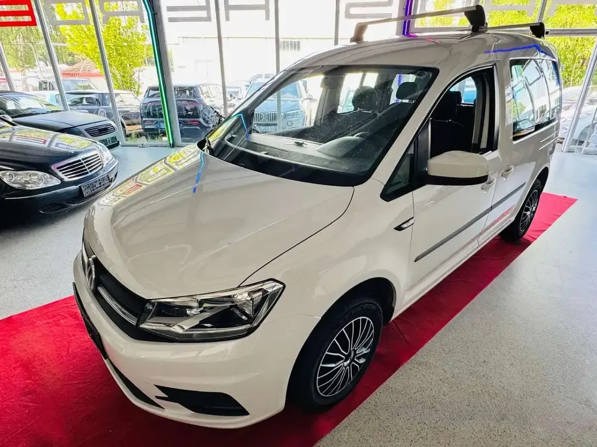 Gebraucht VW Caddy Trendline 102 PS (75 kW) 2018 Weiß Van / Kleinbus