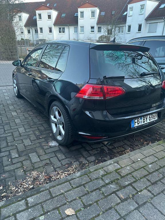 Gebraucht VW Golf VII LOUNGE 110 PS (80 kW) 2015 Schwarz Limousine