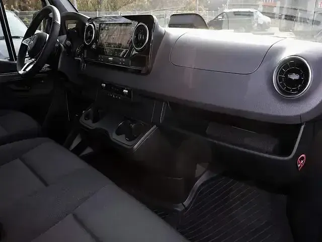 Używany Mercedes Sprinter 150 KM (110 kW) 2025 Andere Van
