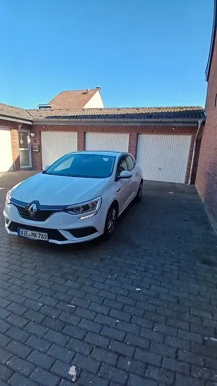 Gebraucht Renault Mégane IV Intens 110 PS (80 kW) 2018 Weiß Limousine