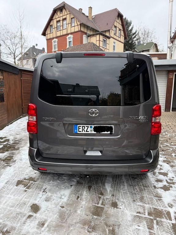 Gebraucht Toyota Proace Team 177 PS (130 kW) 2023 Grau Van / Kleinbus