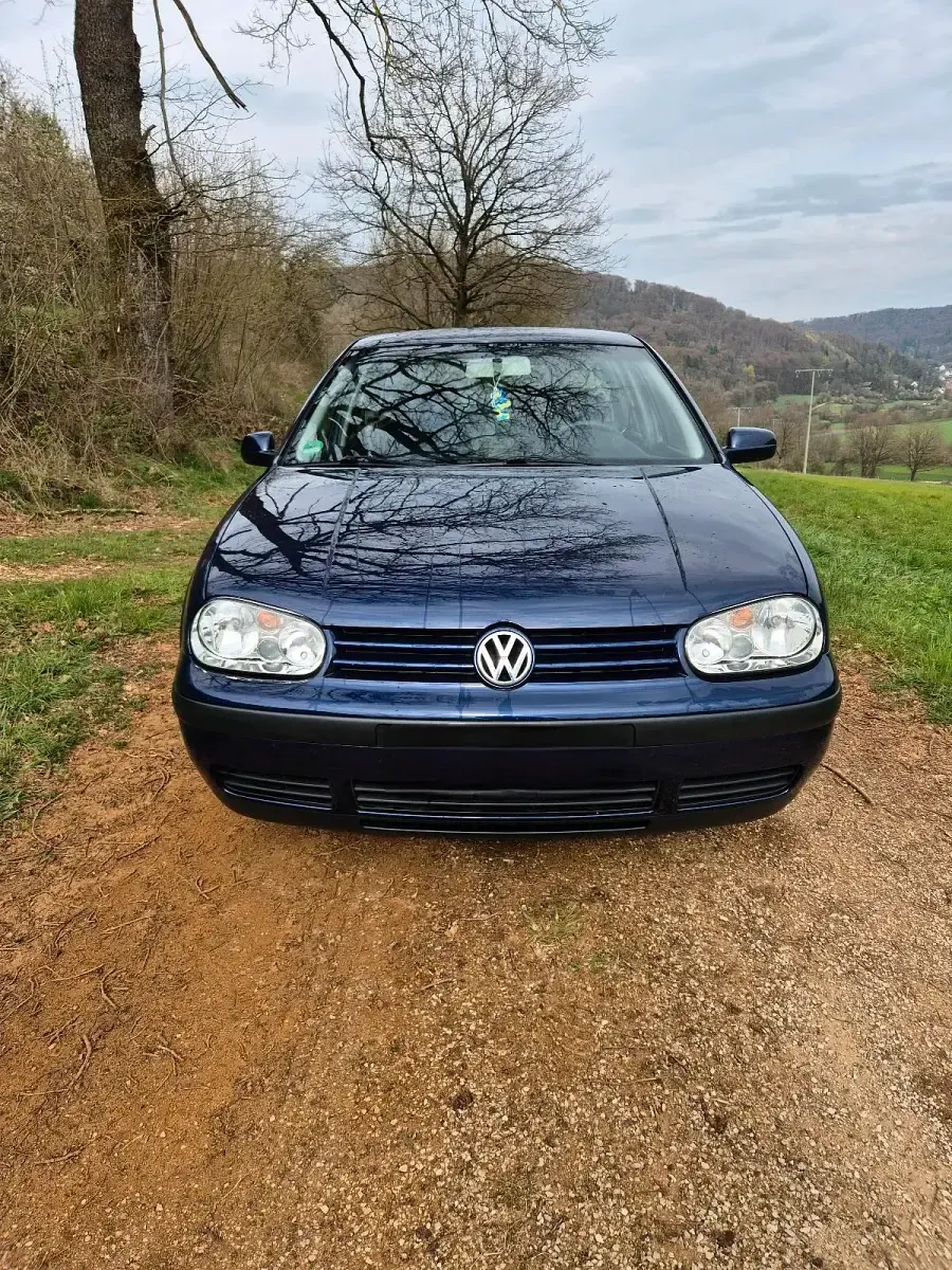 Gebraucht VW Golf IV 105 PS (77 kW) 2001 Blau Limousine