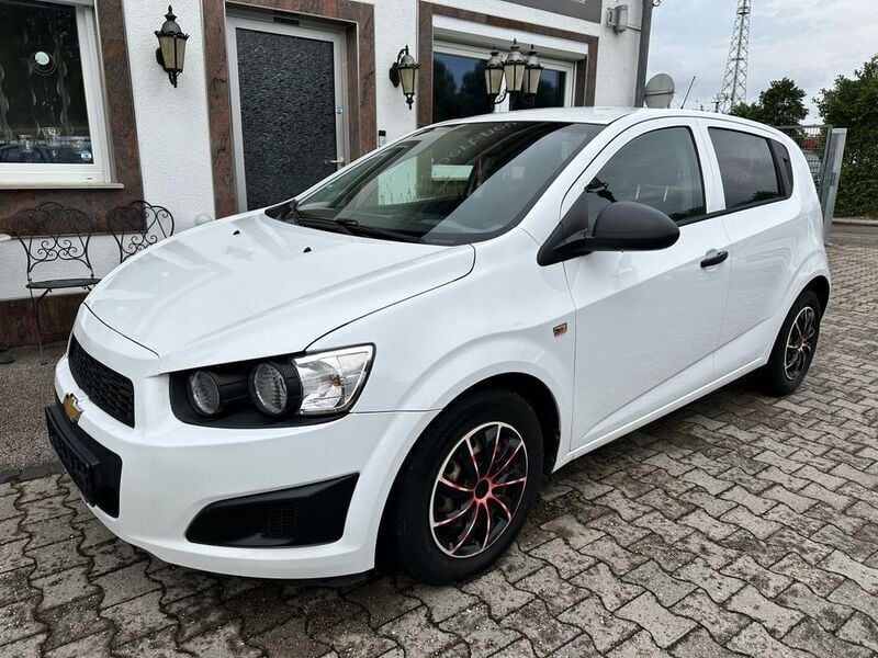 Weiß Gebraucht 2013 Chevrolet Aveo LS Limousine | 4.200 € (Fairer Preis) - Bild 1/4