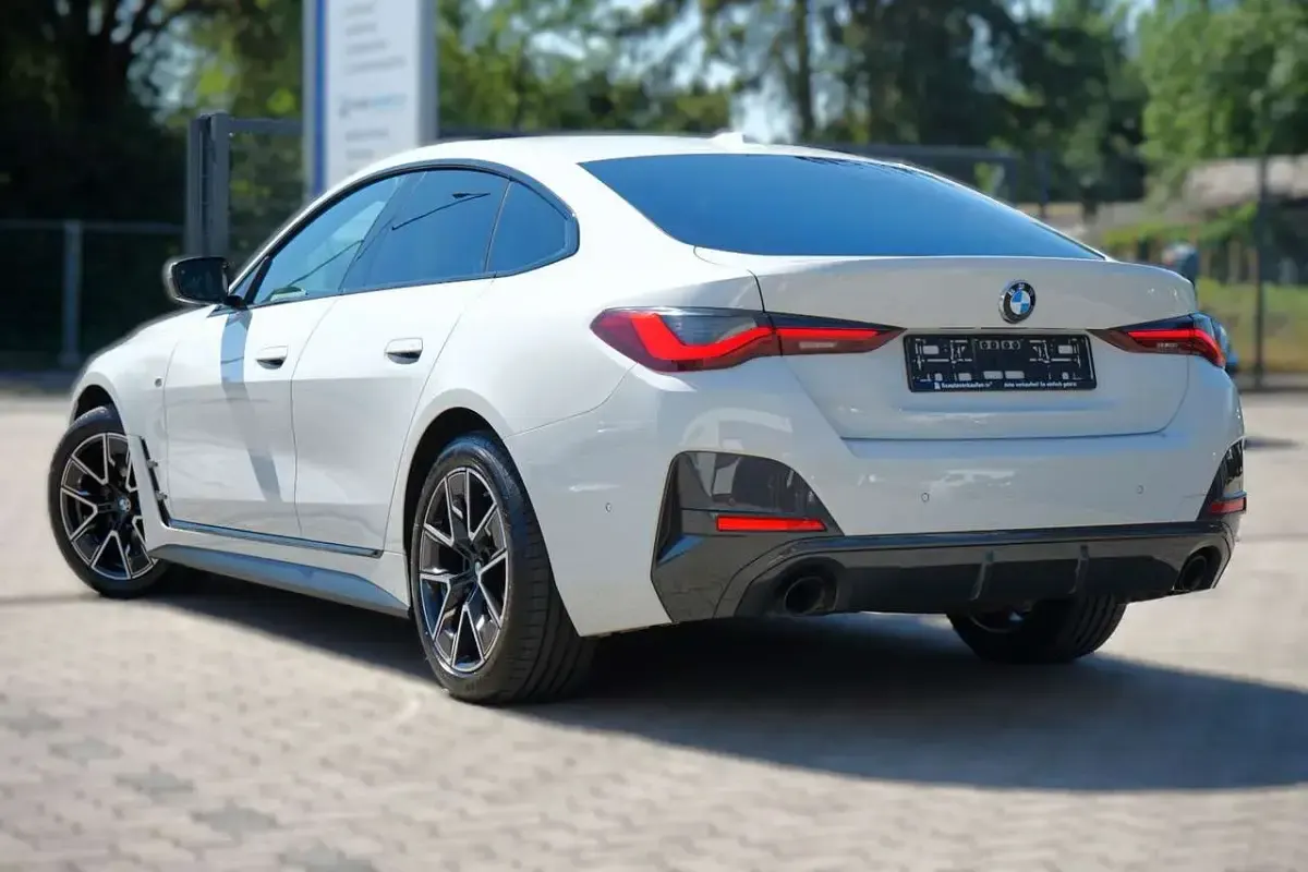 Gebraucht BMW 430 M Sport 286 PS (210 kW) 2024 Alpinweiss iii Coupé