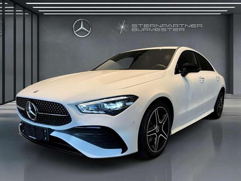 Weiß Gebraucht 2025 Mercedes CLA200 AMG Limousine | 37.490 € (Fairer Preis) - Bild 1/4