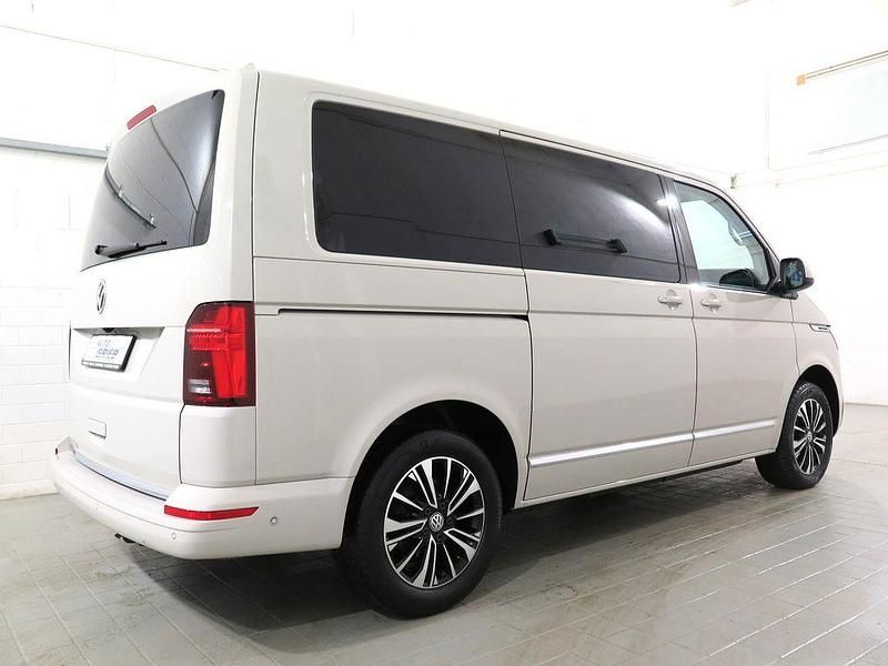 Second-hand VW Multivan Generation Six 150 CP (110 kW) 2021 Gri Monovolum