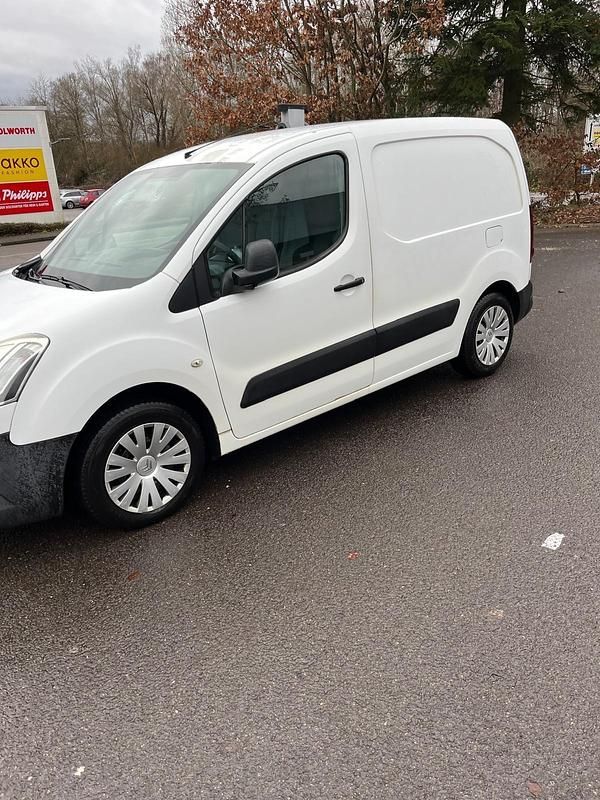 Gebraucht Citroën Berlingo 58 PS (42 kW) 2012 Weiß Van / Kleinbus