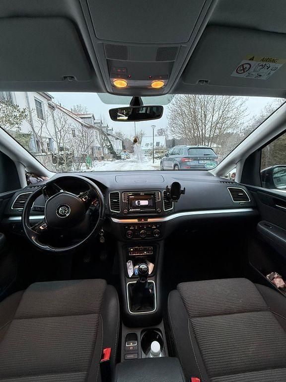 Gebraucht VW Sharan Comfortline 150 PS (110 kW) 2016 Braun Van / Kleinbus