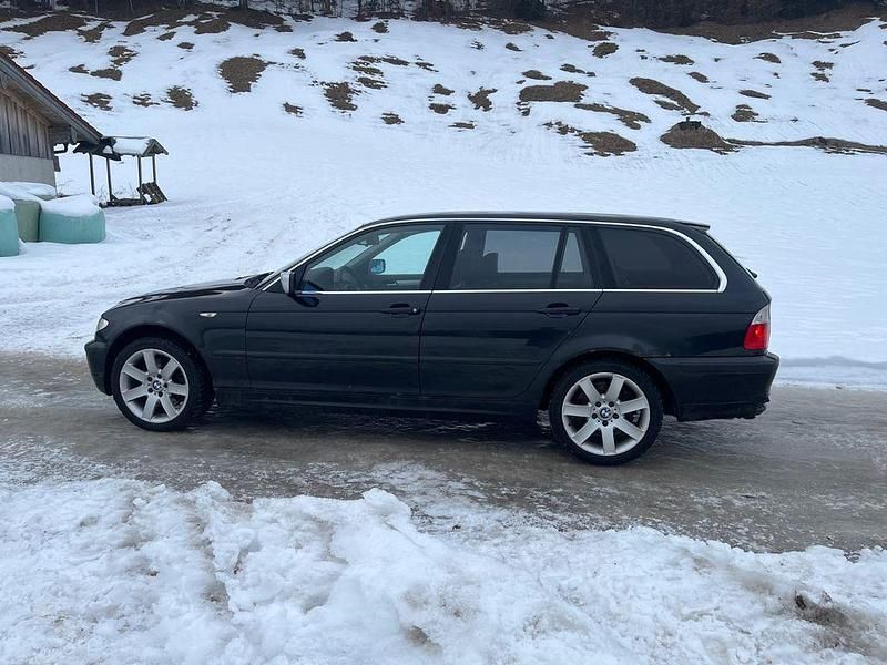 Second-hand BMW 330 184 CP (135 kW) 2003 Negru Break