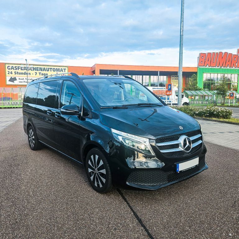 Schwarz Gebraucht 2022 Mercedes V250 Edition Van / Kleinbus | 48.000 € (Superpreis) - Bild 1/4