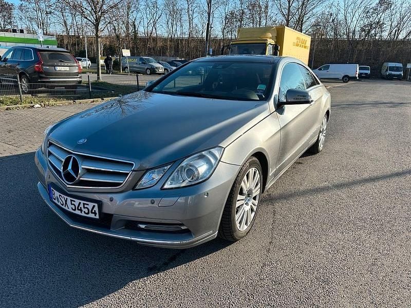 Gebraucht Mercedes E250 Avantgarde 204 PS (150 kW) 2012 Grau Coupé