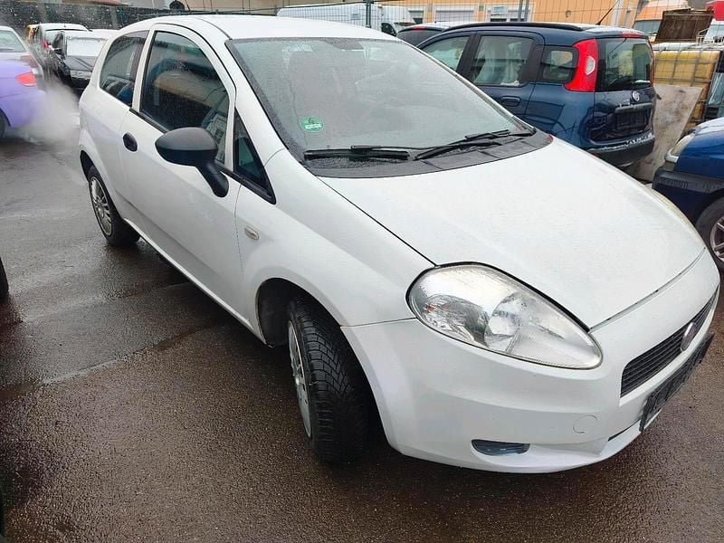 Gebraucht Fiat Grande Punto 70 PS (51 kW) 2012 Weiß Kleinwagen