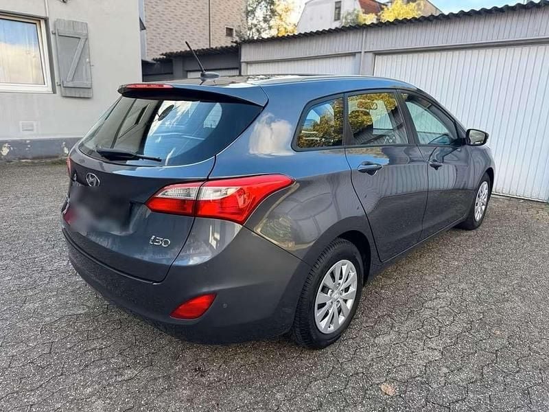 Gebraucht Hyundai i30 Trend 101 PS (74 kW) 2016 Kombi