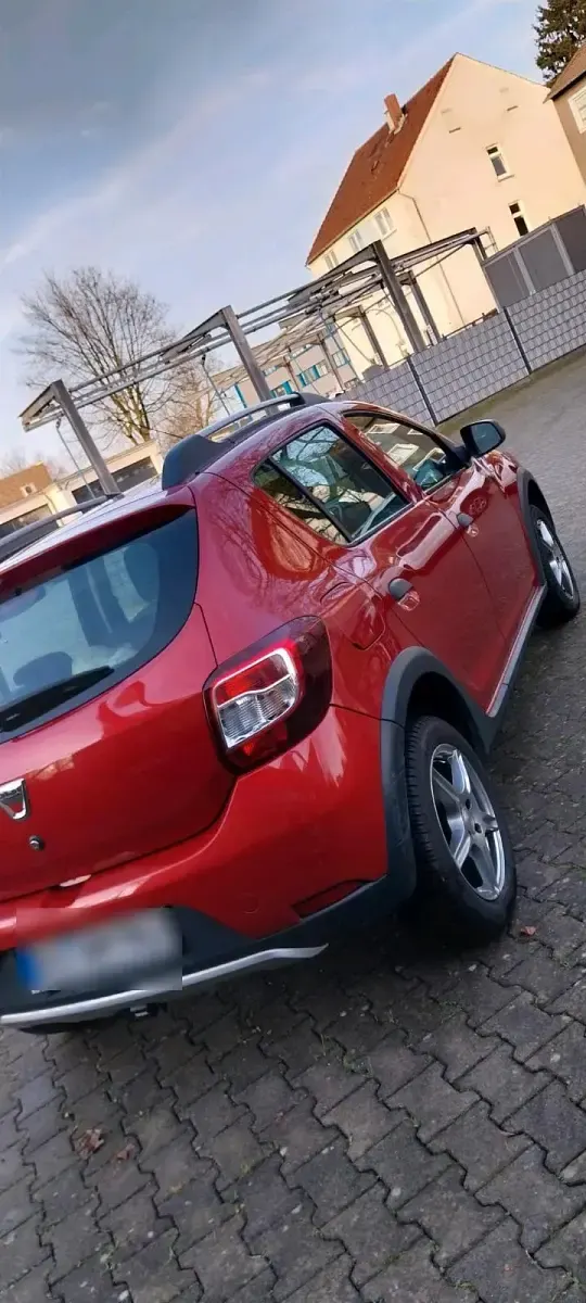 Gebraucht Dacia Sandero 90 PS (66 kW) 2015 Rot SUV