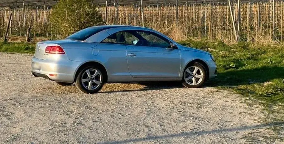 Usata VW Eos 140 CV (102 kW) 2012 Argento Cabrio