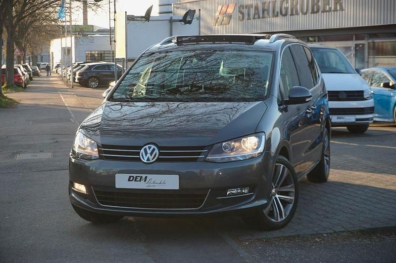 Gebraucht VW Sharan Highline 177 PS (130 kW) 2020 Grau Van / Kleinbus