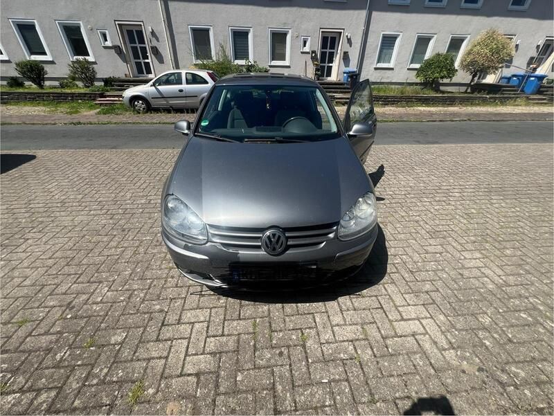 Grau Gebraucht 2005 VW Golf IV Kleinwagen | 1.500 € (Guter Preis) - Bild 1/4