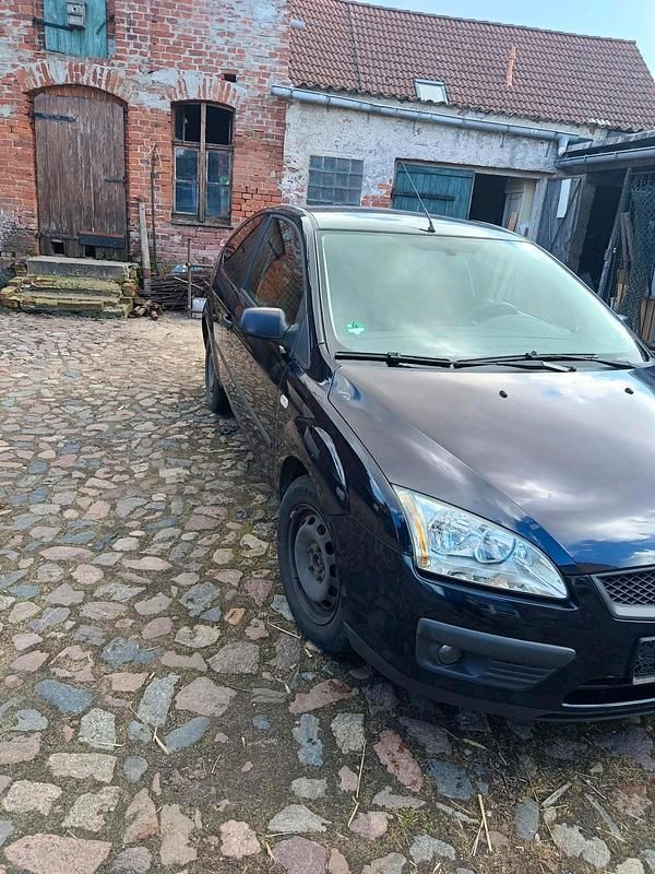 Gebraucht Ford Focus 82 PS (60 kW) 2005 Blau Coupé