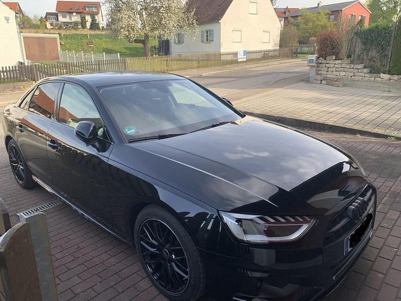 Schwarz Gebraucht 2022 Audi A4 Advanced Plus Limousine | 32.500 € (Etwas zu teuer) - Bild 1/4