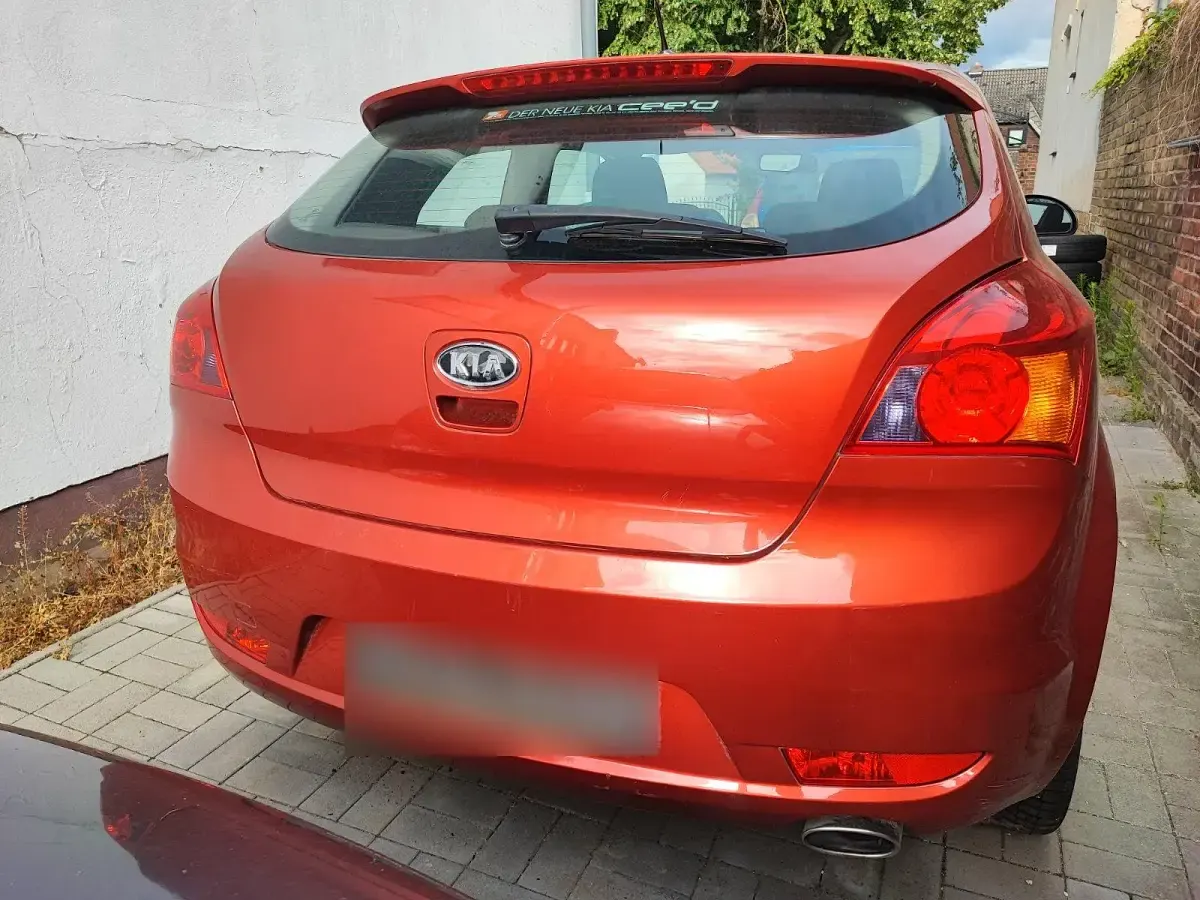 Gebraucht Kia Ceed 126 PS (92 kW) 2008 Rot Kleinwagen