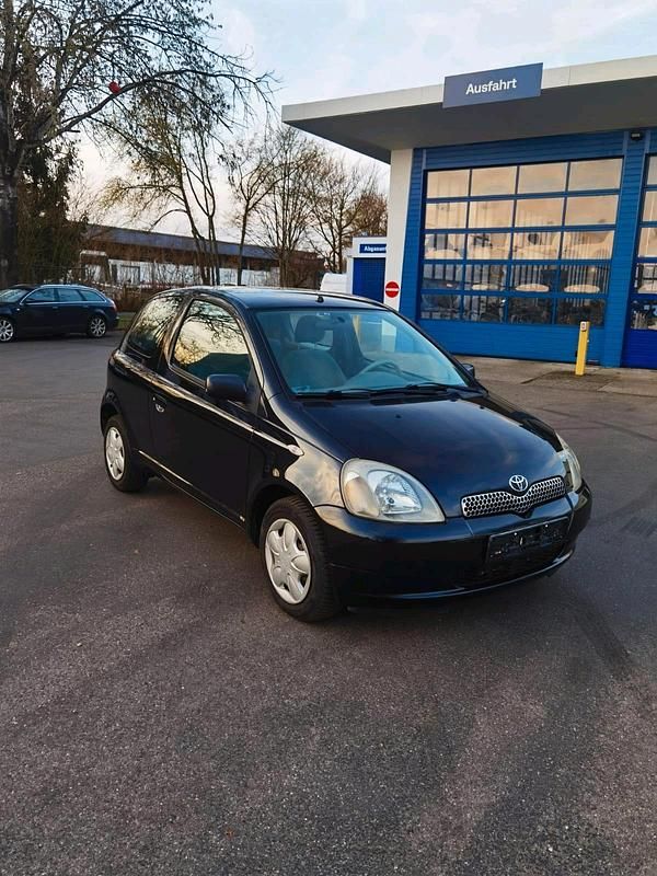 Gebraucht Toyota Yaris 68 PS (50 kW) 2000 Schwarz Kleinwagen