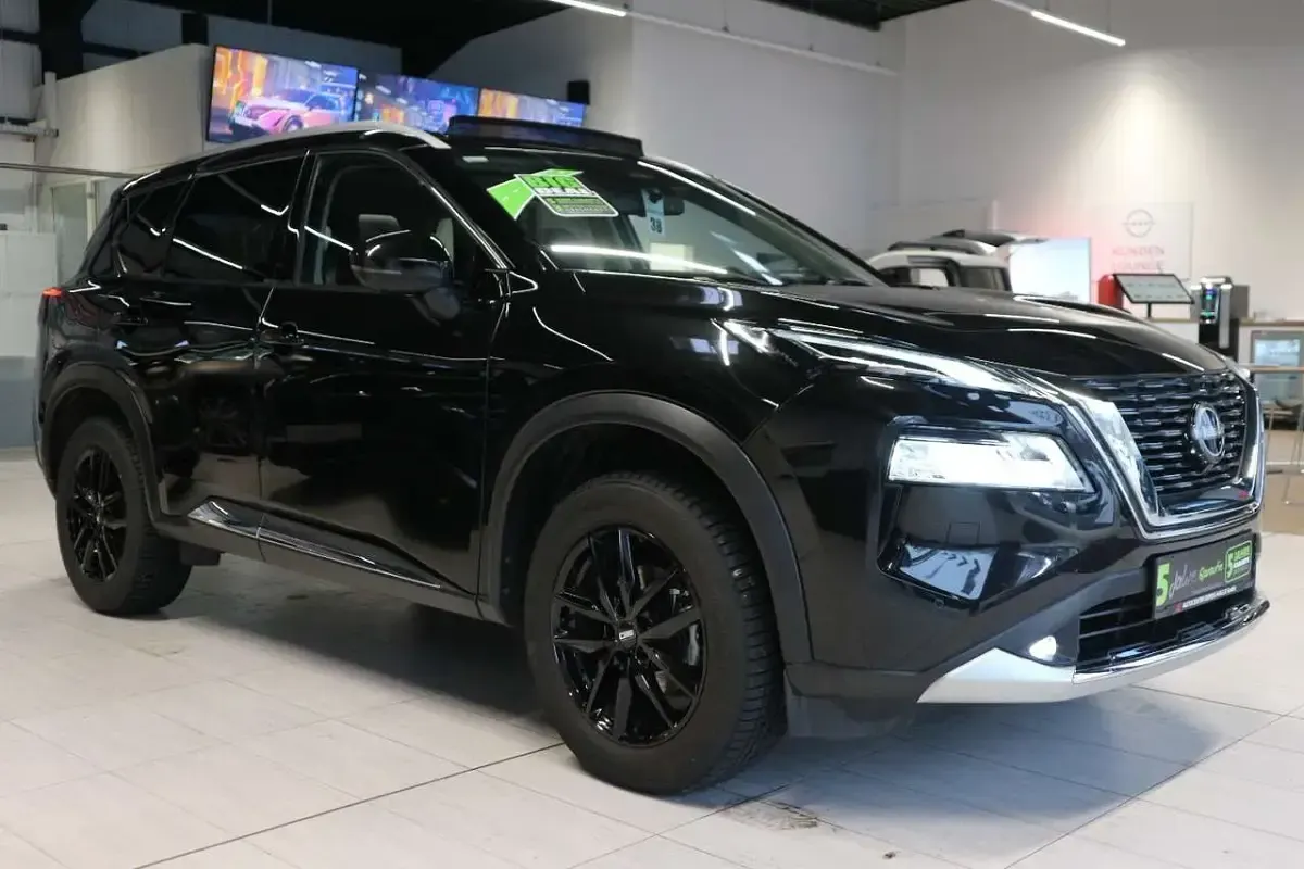 Gebraucht Nissan X-Trail Tekna 163 PS (119 kW) 2023 Black pearl metallic SUV