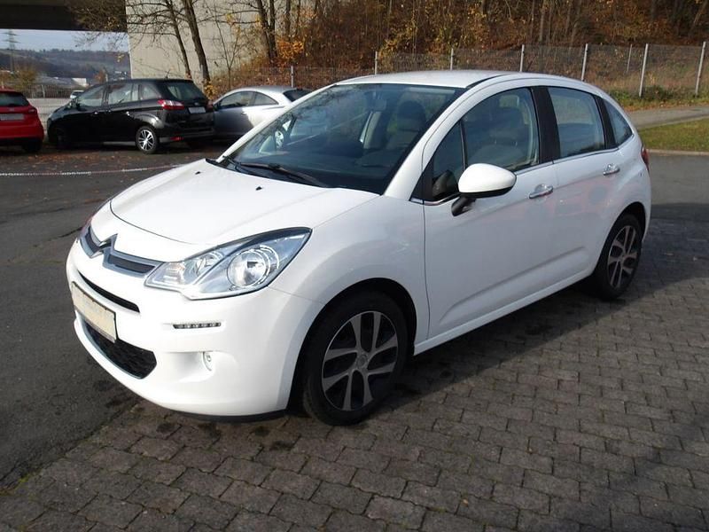 Weiß Gebraucht 2016 Citroën C3 SELECTION Limousine | 7.890 € (Etwas zu teuer) - Bild 1/4