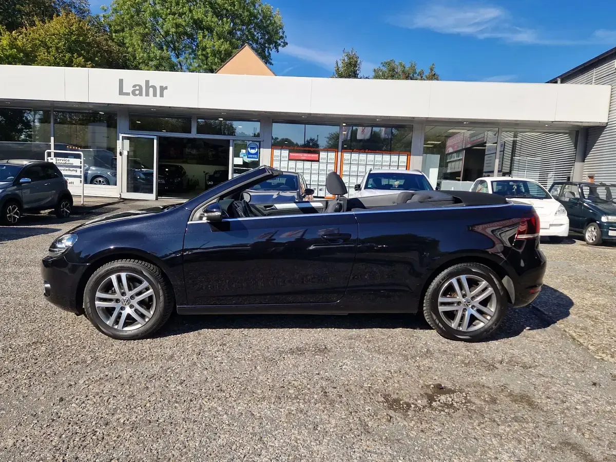 Gebraucht VW Golf 105 PS (77 kW) 2011 Deep black perleffekt Cabrio