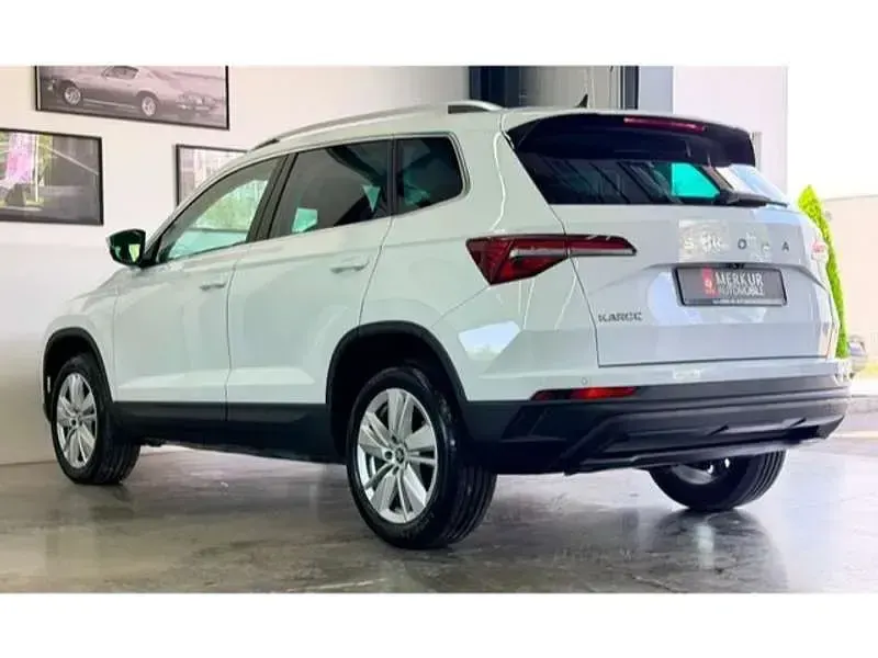 Gebraucht Skoda Karoq Selection 150 PS (110 kW) 2025 Weiß SUV