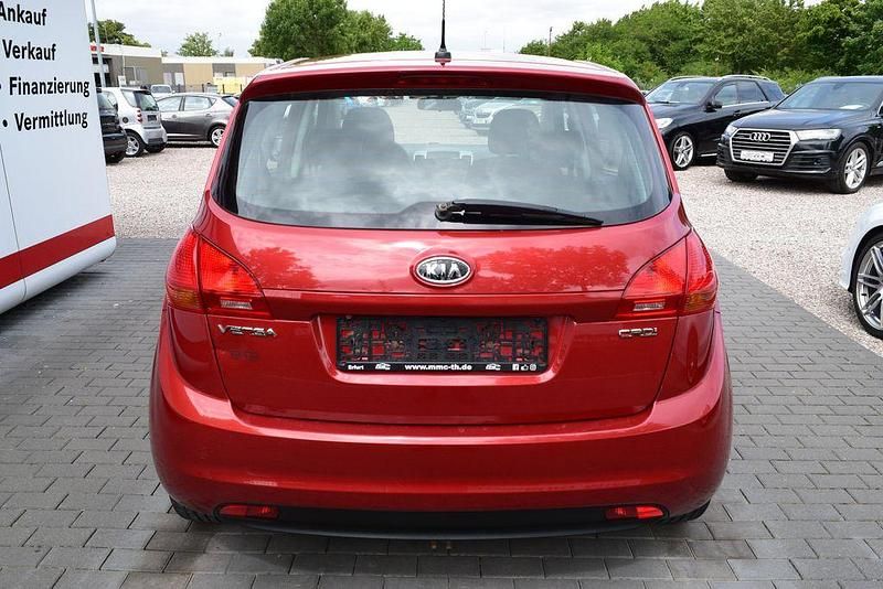 Gebraucht Kia Venga 77 PS (56 kW) 2012 Rot Kleinwagen