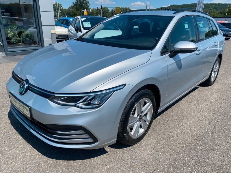 Reflexsilber Gebraucht 2021 VW Golf VIII Life Kombi | 15.950 € (Fairer Preis) - Bild 1/4