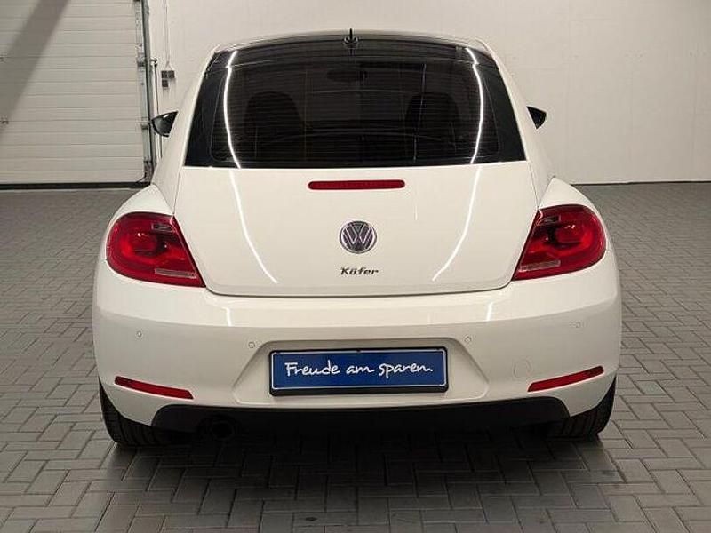 Gebraucht VW Beetle Design 105 PS (77 kW) 2012 Weiß (candyweiss) Kleinwagen