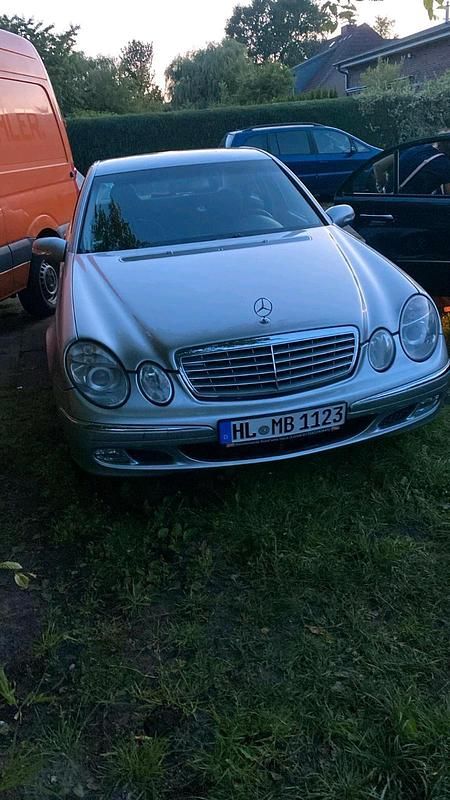 Gebraucht Mercedes 220 2003 Silber Limousine