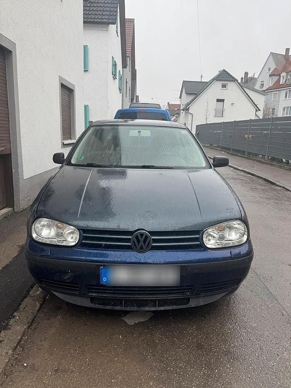 Grau Gebraucht 2002 VW Golf IV Kleinwagen | 2.150 € (Guter Preis) - Bild 1/4