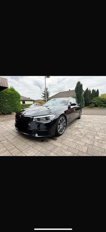 Schwarz Gebraucht 2018 BMW 530 M Sport Kombi | 27.400 € (Fairer Preis) - Bild 1/4