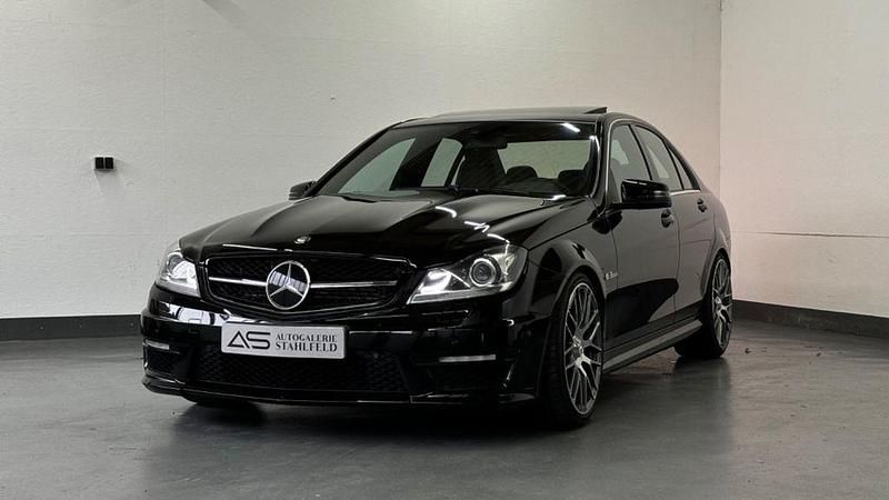 Schwarz Gebraucht 2012 Mercedes C63 AMG AMG Limousine | 61.999 € - Bild 1/4