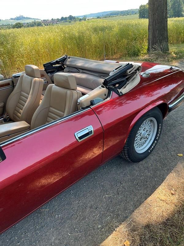 Używany Jaguar XJS 233 KM (171 kW) 1993 Czerwony Kabriolet