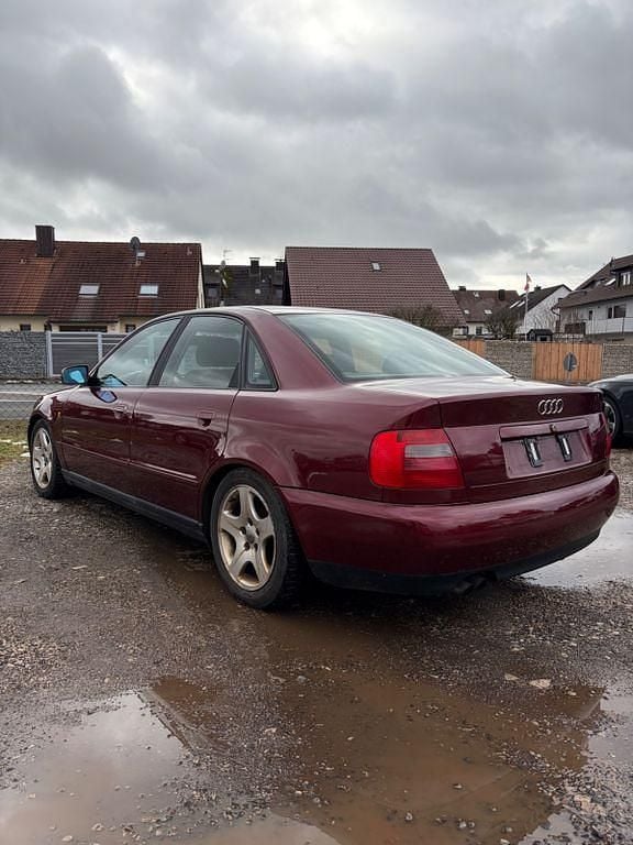 Gebraucht Audi A4 150 PS (110 kW) 1998 Rot Limousine