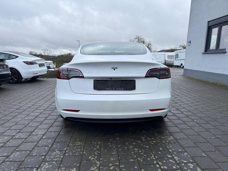 Gebraucht Tesla Model 3 Standard Range Plus 208 kW (283 PS) 2021 Weiß Limousine