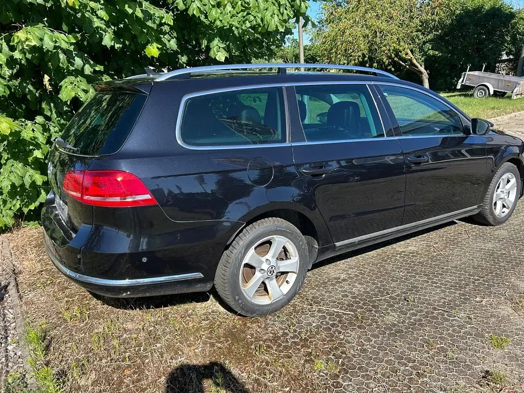 Gebraucht VW Passat Highline 211 PS (155 kW) 2013 Schwarz Kombi
