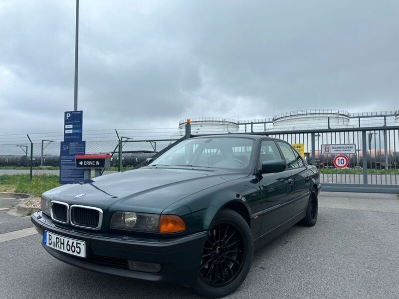 Grün Gebraucht 1996 BMW 728 Limousine | 9.500 € (Fairer Preis) - Bild 1/4