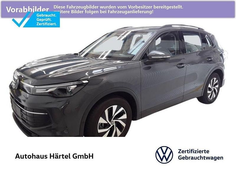 Delfingrau (grey), metallic Gebraucht 2024 VW Tiguan Life SUV | 36.900 € (Fairer Preis) - Bild 1/4