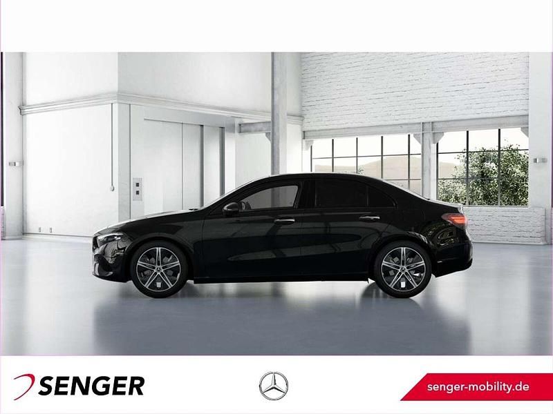 Gebraucht Mercedes A200 Progressive 163 PS (119 kW) 2026 Unilack nachtschwarz Limousine