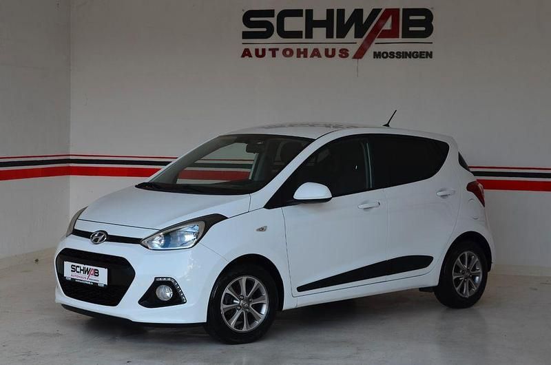 Weiß Gebraucht 2016 Hyundai i10 Passion Kleinwagen | 6.500 € (Guter Preis) - Bild 1/4