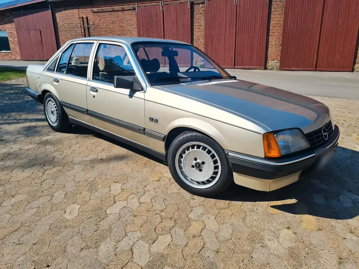 Gebraucht Opel Rekord 100 PS (73 kW) 1986 Gold Limousine
