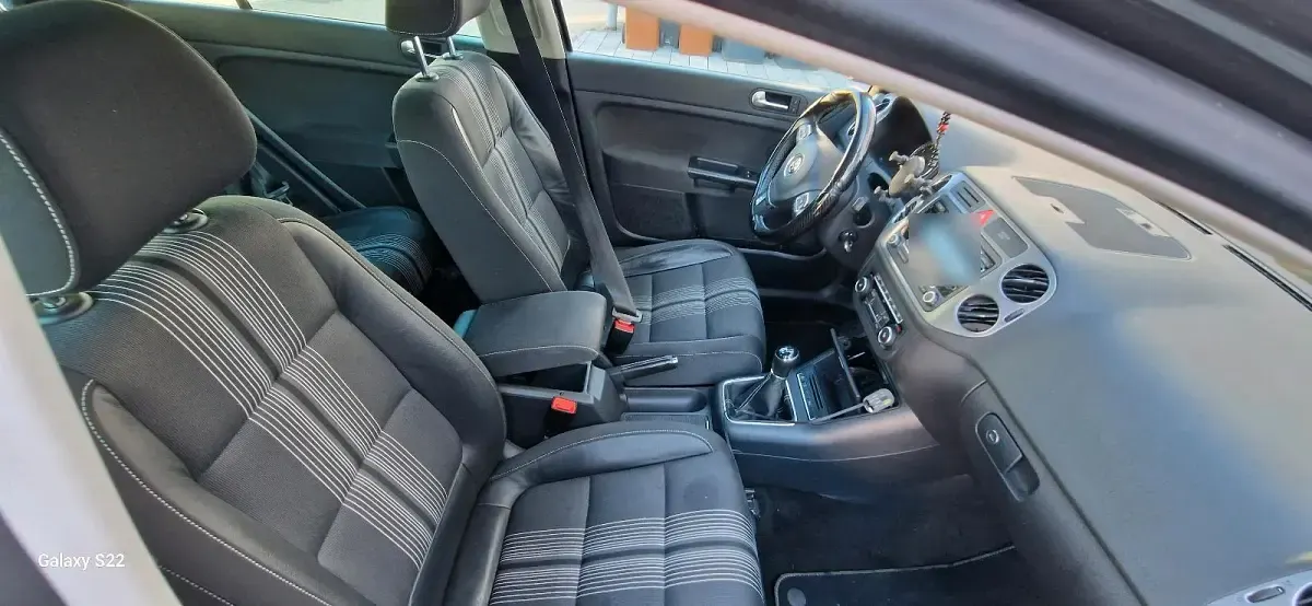 Gebraucht VW Golf Plus Cross 105 PS (77 kW) 2012 Schwarz Van / Kleinbus
