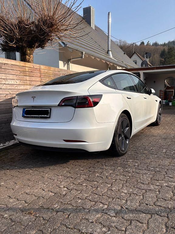 Gebraucht Tesla Model 3 RWD 208 kW (283 PS) 2022 Weiß Limousine