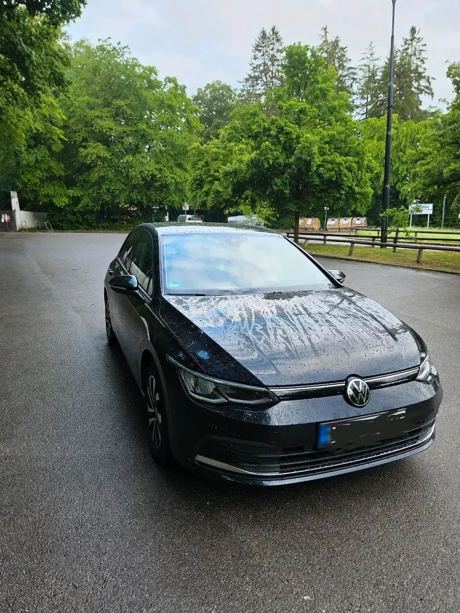 Gebraucht VW Golf VIII 131 PS (96 kW) 2022 Schwarz Limousine